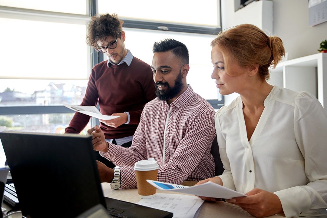 people working on credit analysis